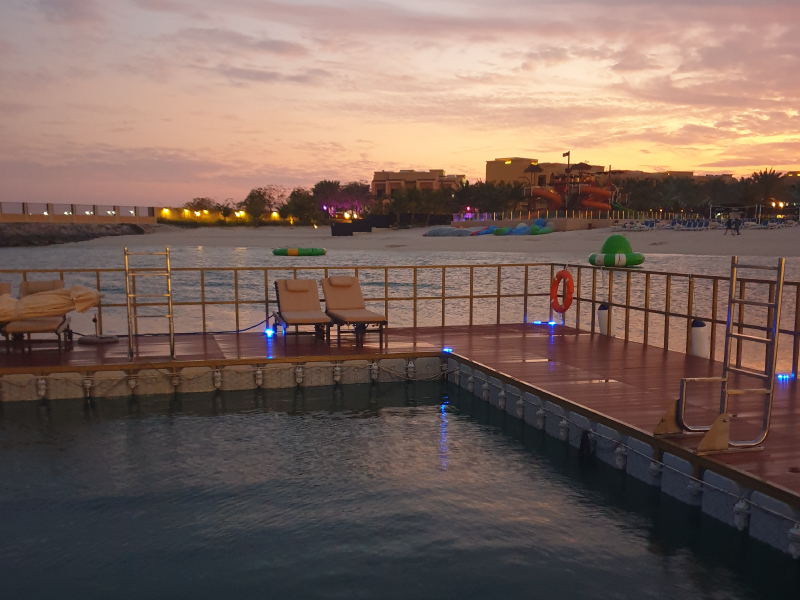 floating swimming pool